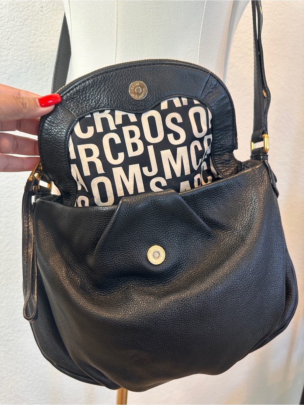 Marc by Marc Jacobs Black Pebbled Leather Crossbody l Gold Hardware - Picture 6 of 9